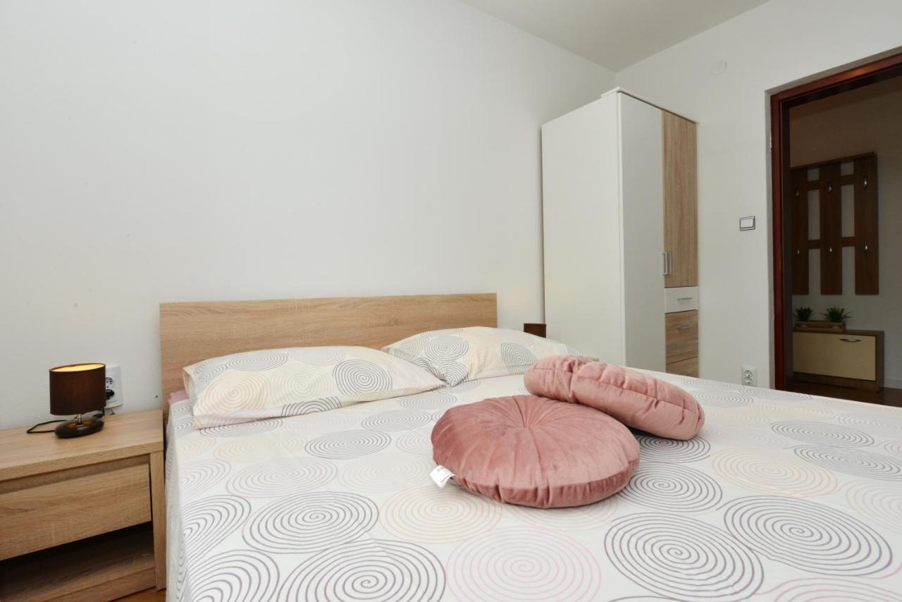 Kaštela Apartmani Ivan מראה חיצוני תמונה