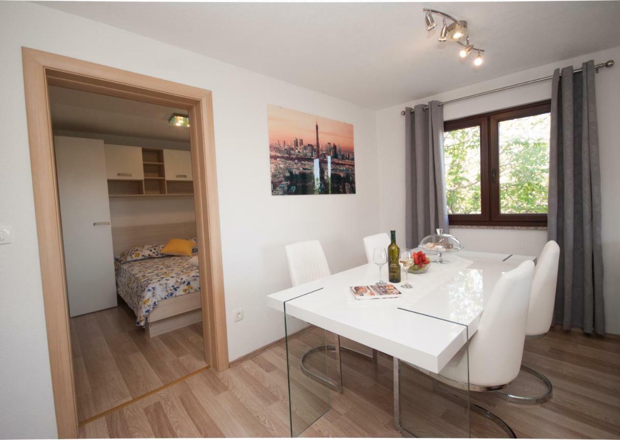 Kaštela Apartmani Ivan מראה חיצוני תמונה